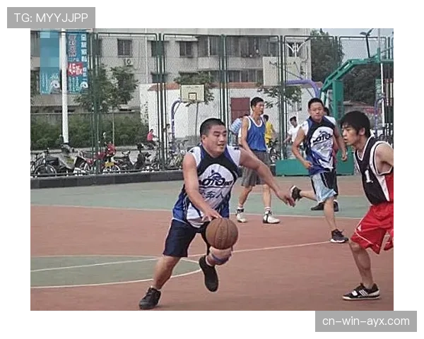 翁泓阳球场暴走到没人能挡，下了飞机拎的包让我想问人生哪出错了